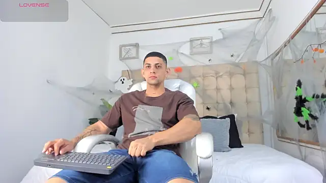 Alex cute77 online show from 10-15-25, 10:45