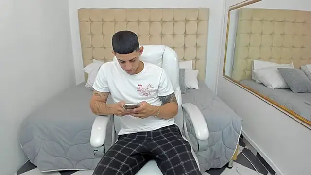 Alex cute77 online show from 12-15-25, 11:38