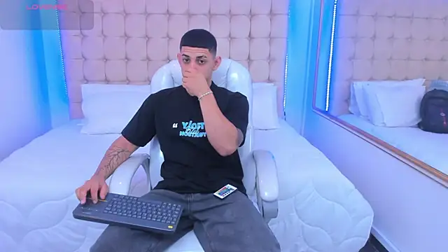 Alex cute77 online show from 12-03-25, 11:53