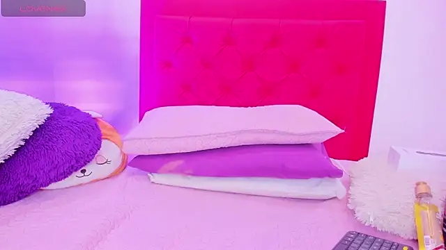 Snapshot of Sofia_Girl_ chatting on 02-27-25, 07:19 Sofia Girl online show from 02-27-25, 07:19