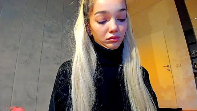 Sassy Teen online show from 11-28-25, 09:42