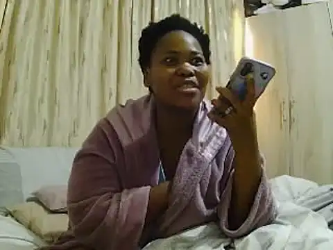 Snapshot of Real1SweetQueen chatting on 05-21-26, 05:49 Real1SweetQueen online show from 05-21-26, 05:49