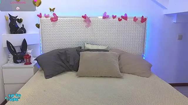 Snapshot of Eva_Rogers_ chatting on 02-19-25, 02:44 Eva Rogers  online show from 02-19-25, 02:44