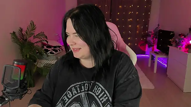Snapshot of Akemi_BBW chatting on 09-08-25, 04:39 Akemi BBW online show from 09-08-25, 04:39