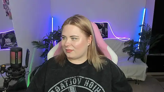 Snapshot of Akemi_BBW chatting on 03-14-25, 10:05 Akemi BBW online show from 03-14-25, 10:05