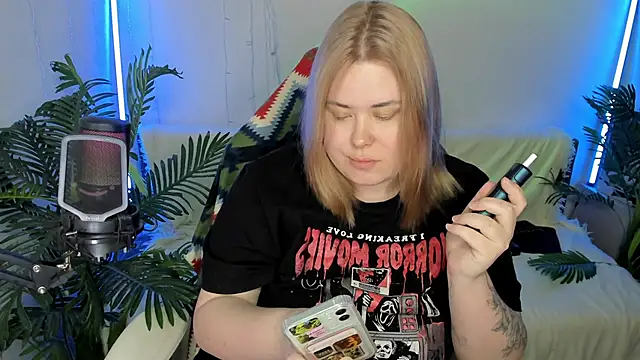 Snapshot of Akemi_BBW chatting on 02-07-25, 08:20 Akemi BBW online show from 02-07-25, 08:20