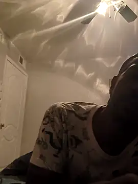 Snapshot of icyMike43 chatting on 02-16-26, 03:32 icyMike43 online show from 02-16-26, 03:32