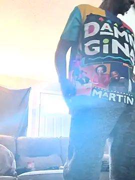 Snapshot of icyMike43 chatting on 12-14-25, 04:45 icyMike43 online show from 12-14-25, 04:45