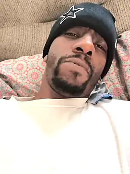 Snapshot of icyMike43 chatting on 12-16-25, 05:28 icyMike43 online show from 12-16-25, 05:28