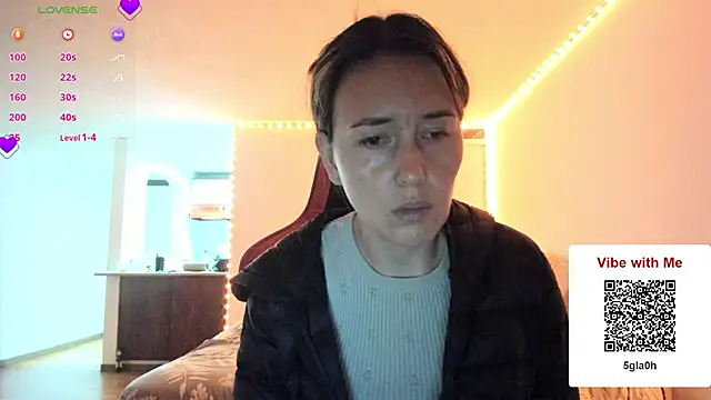 Snapshot of zoe_jeane_beker chatting on 06-15-26, 02:45 zoe jeane beker online show from 06-15-26, 02:45