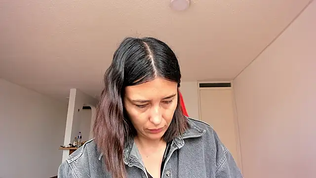 zoe jeane beker online show from 02-26-25, 07:21