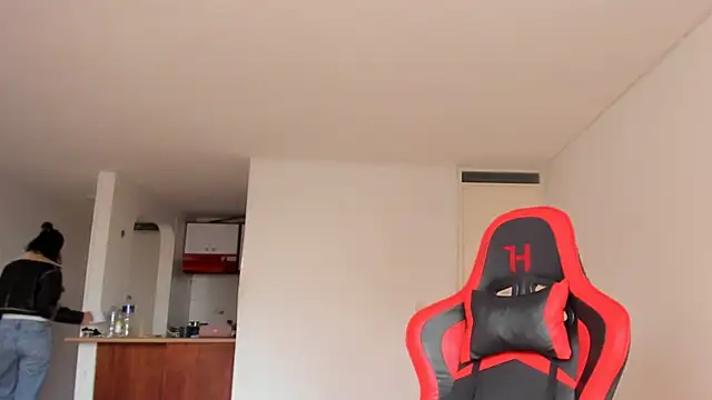 zoe jeane beker online show from 02-14-25, 09:32