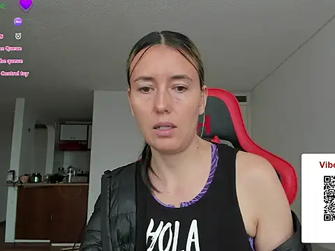 Snapshot of zoe_jeane_beker chatting on 05-18-26, 08:35 zoe jeane beker online show from 05-18-26, 08:35