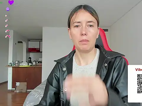 Snapshot of zoe_jeane_beker chatting on 06-01-26, 07:13 zoe jeane beker online show from 06-01-26, 07:13
