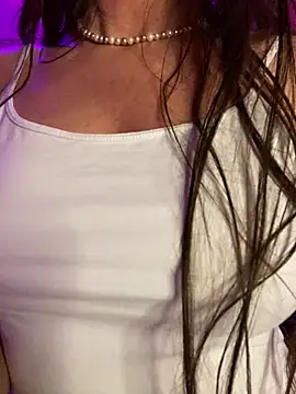 Snapshot of karrola chatting on 02-19-25, 05:49 karrola online show from 02-19-25, 05:49