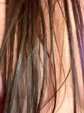 Snapshot of karrola chatting on 11-23-25, 12:53 karrola online show from 11-23-25, 12:53