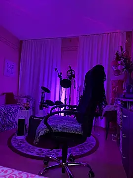 Snapshot of karrola chatting on 03-16-25, 12:34 karrola online show from 03-16-25, 12:34