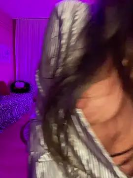 Snapshot of karrola chatting on 01-13-25, 06:38 karrola online show from 01-13-25, 06:38