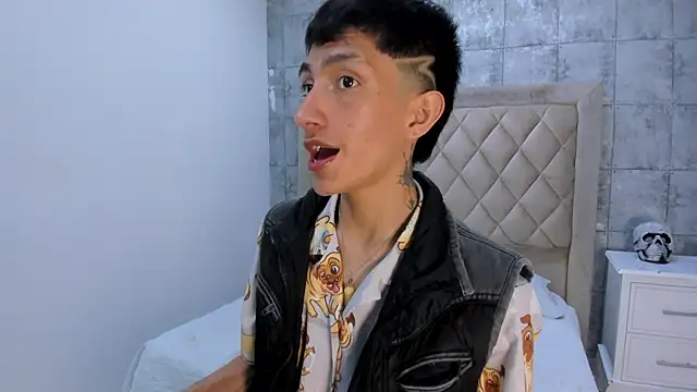 DereckCooperr online show from 10-29-25, 11:03