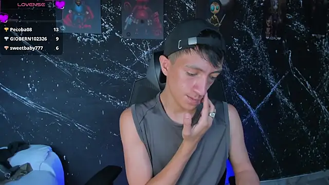 DereckCooperr online show from 04-10-26, 08:49