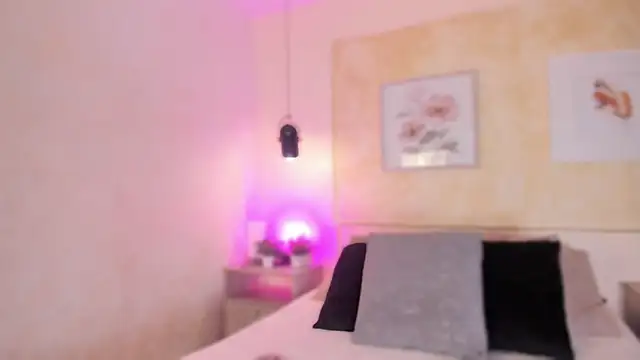 Snapshot of mia_crawford chatting on 05-07-26, 11:57 mia crawford online show from 05-07-26, 11:57