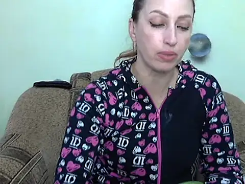 Jillian Pattie online show from 11-18-25, 12:08