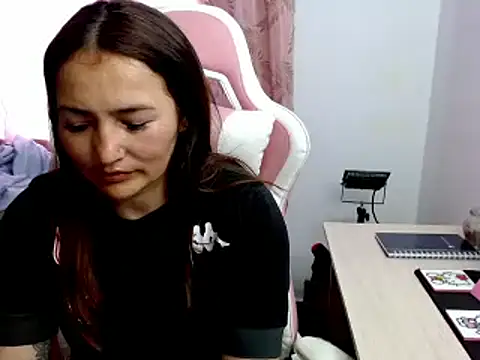 EVA GRAYS online show from 02-03-25, 06:28