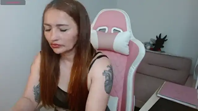 EVA GRAYS online show from 01-14-26, 04:21