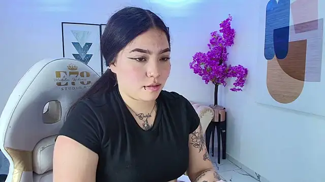Snapshot of Isa_reel chatting on 04-24-26, 07:38 Isa reel online show from 04-24-26, 07:38