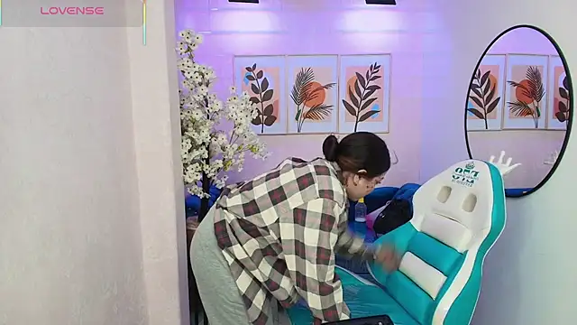 Isa reel online show from 10-25-25, 07:51