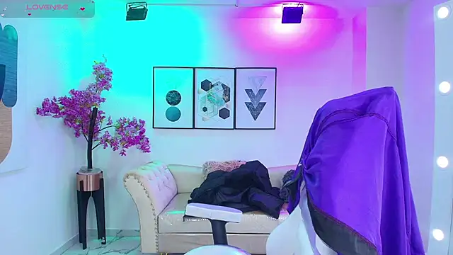 Snapshot of Isa_reel chatting on 09-27-25, 07:53 Isa reel online show from 09-27-25, 07:53