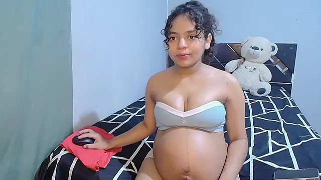 Winnifer Gonzal online show from 10-07-25, 03:07