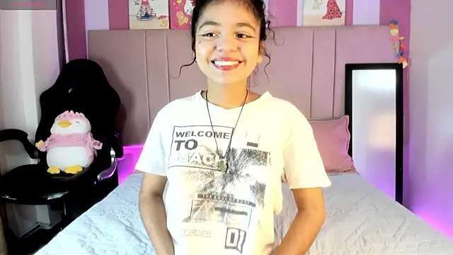 Winnifer Gonzal online show from 03-14-25, 03:48