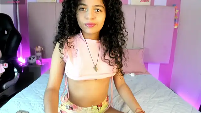 Winnifer Gonzal online show from 03-18-25, 04:07