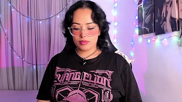 Snapshot of willow_poisson chatting on 02-24-26, 05:14 willow poisson online show from 02-24-26, 05:14