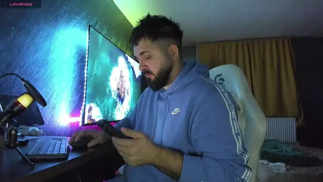 Snapshot of Eduu2322 chatting on 12-22-25, 09:37 Eduu2322 online show from 12-22-25, 09:37