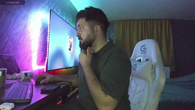 Snapshot of Eduu2322 chatting on 02-04-26, 10:38 Eduu2322 online show from 02-04-26, 10:38