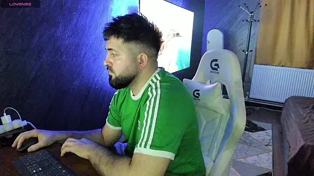 Snapshot of Eduu2322 chatting on 04-08-26, 07:04 Eduu2322 online show from 04-08-26, 07:04