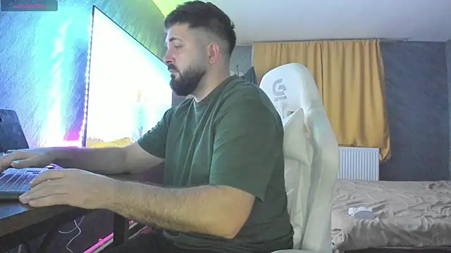 Snapshot of Eduu2322 chatting on 12-20-25, 10:23 Eduu2322 online show from 12-20-25, 10:23