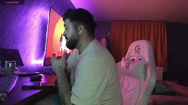 Snapshot of Eduu2322 chatting on 02-09-26, 10:19 Eduu2322 online show from 02-09-26, 10:19