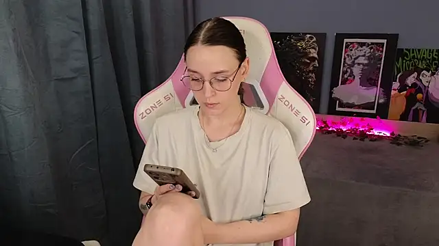 Snapshot of Sweet_frosti chatting on 05-24-26, 03:28 Sweet frosti online show from 05-24-26, 03:28