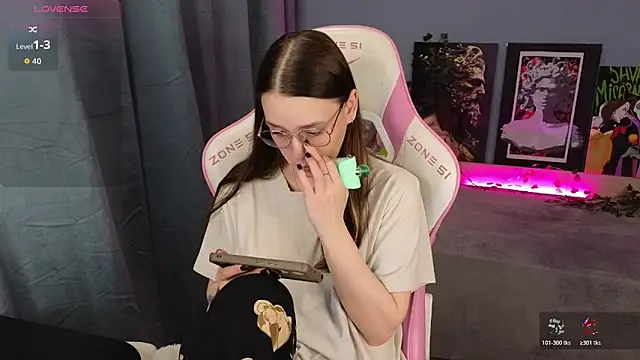 Snapshot of Sweet_frosti chatting on 04-19-26, 03:18 Sweet frosti online show from 04-19-26, 03:18