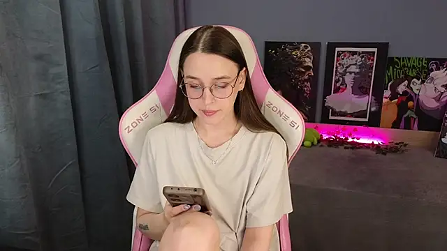Snapshot of Sweet_frosti chatting on 06-05-26, 03:22 Sweet frosti online show from 06-05-26, 03:22