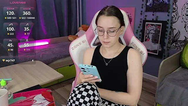 Snapshot of Sweet_frosti chatting on 02-03-26, 06:22 Sweet frosti online show from 02-03-26, 06:22