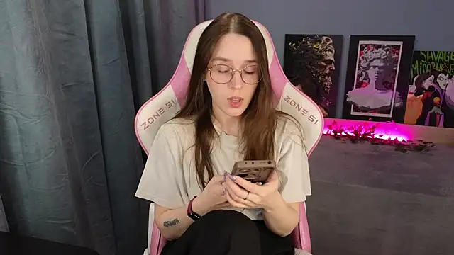 Snapshot of Sweet_frosti chatting on 05-29-26, 03:23 Sweet frosti online show from 05-29-26, 03:23
