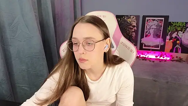 Snapshot of Sweet_frosti chatting on 06-09-26, 02:56 Sweet frosti online show from 06-09-26, 02:56