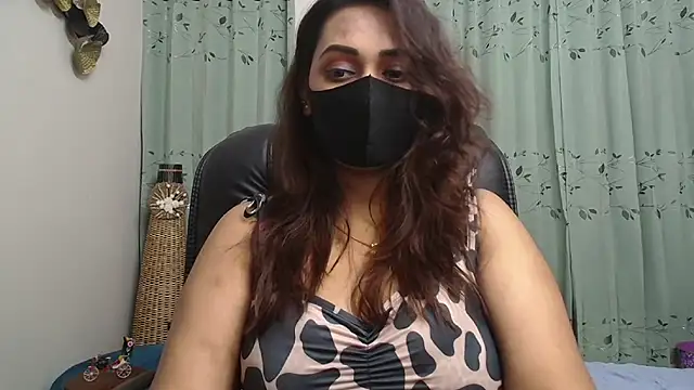 Snapshot of OH-Monica chatting on 10-11-25, 08:54 OH-Monica online show from 10-11-25, 08:54