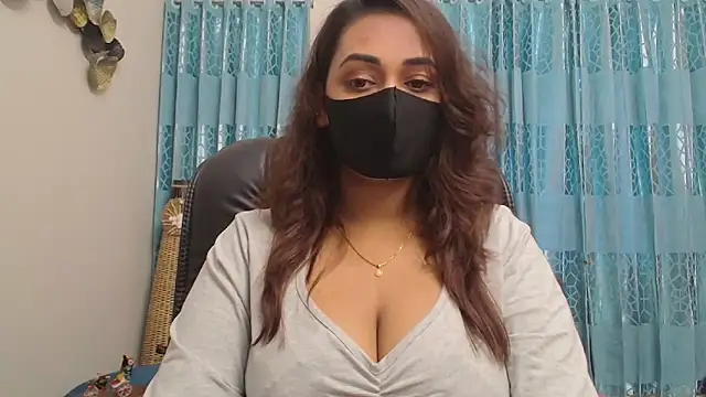 Snapshot of OH-Monica chatting on 10-11-25, 07:53 OH-Monica online show from 10-11-25, 07:53