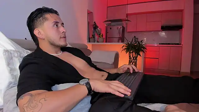 Chriskyle  online show from 12-04-25, 12:31