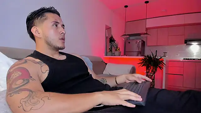 Snapshot of Chriskyle_ chatting on 09-23-25, 12:17 Chriskyle  online show from 09-23-25, 12:17